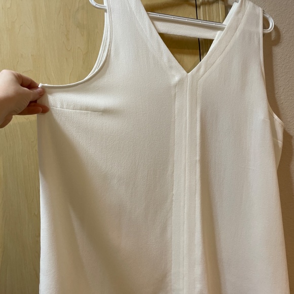 Women XXL Beautiful and Simple Lightweight White Tank Blouse Summer Top - Picture 2 of 6